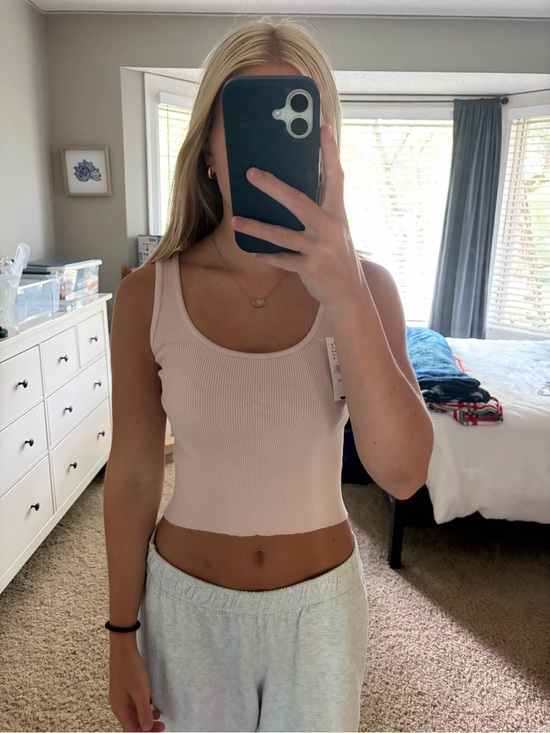 Brandy Melville Tops - Brandy Melville Pink Ribbed Scoop Crop Tank NWT